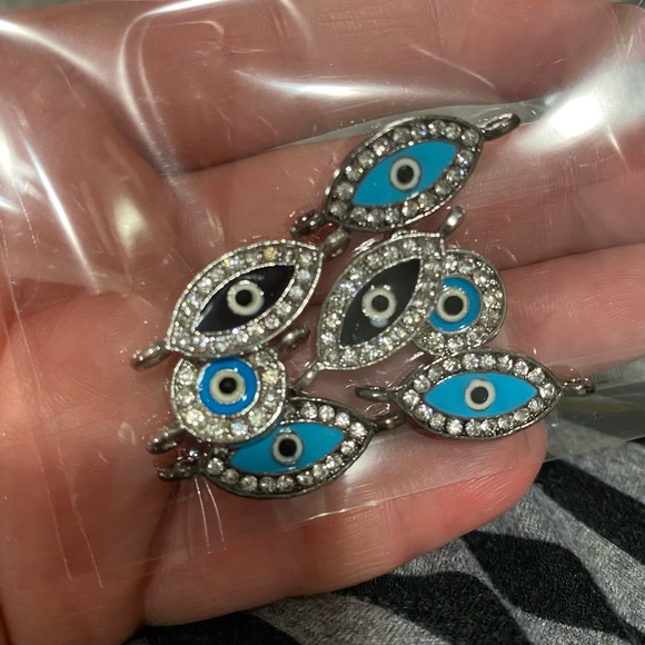 14 pcs hamsa 🧿 eye charms - Picture 3 of 8